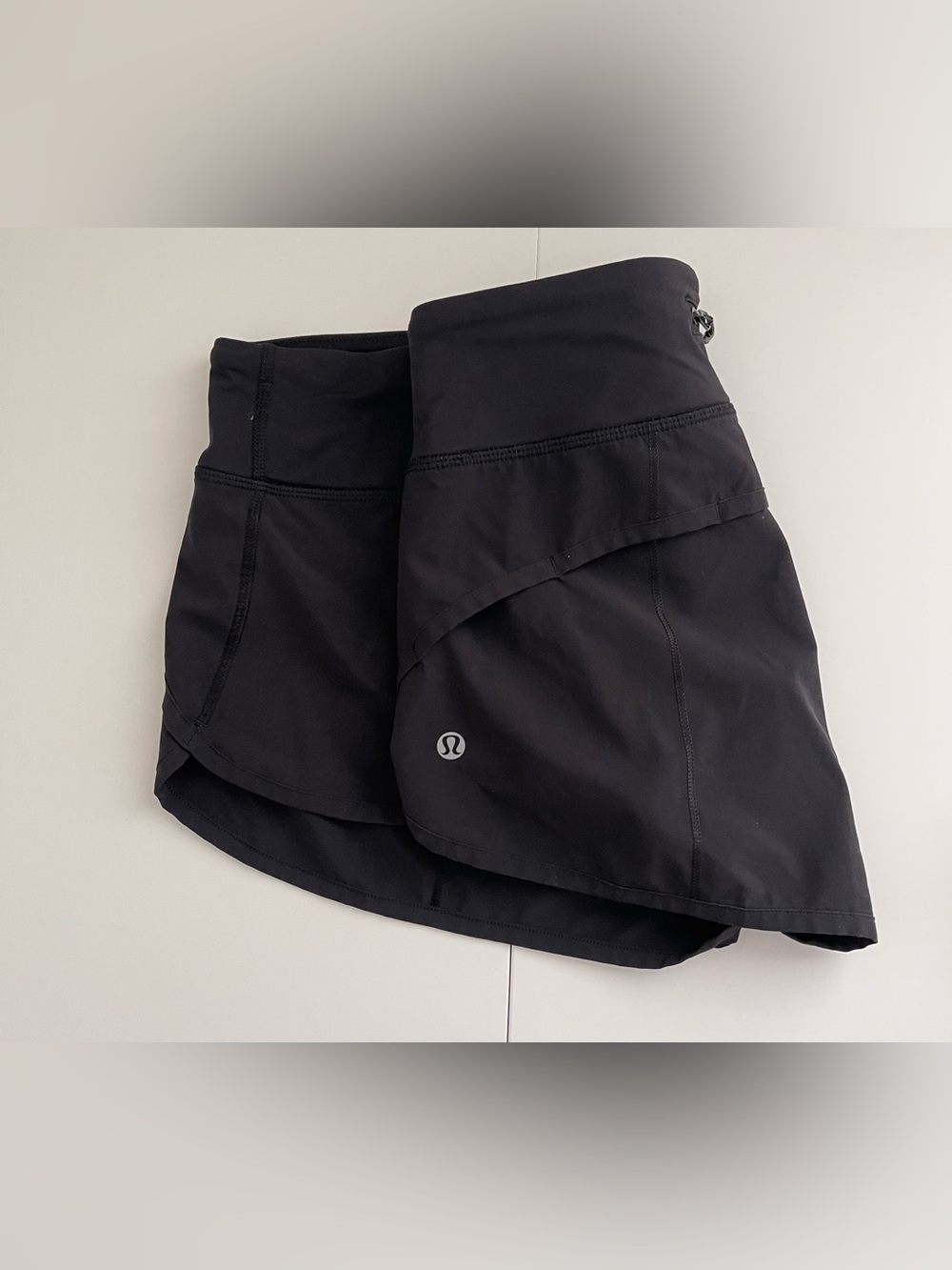 LULULEMON Black Speed Up Lined Shorts Size 6 Athletic Activewear - Picture 4 of 4